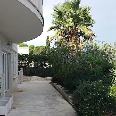 On Gorana Pavlova 24 *